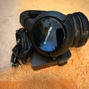 Black Wireless Gaming Headset